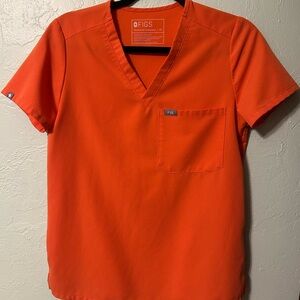 Figs Orange one pocket top